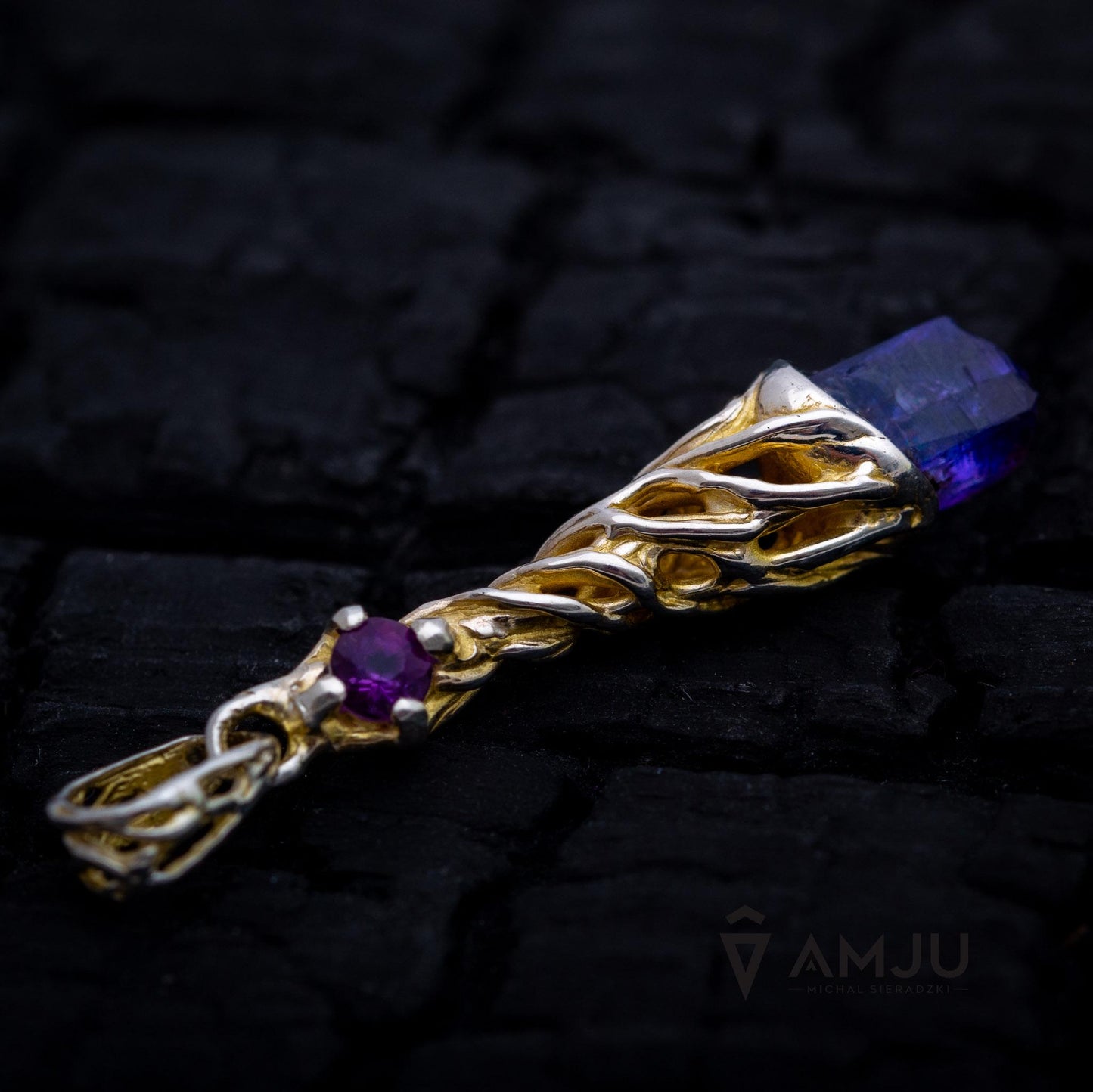 Raw Tanzanite crystal with Amethyste, pendant