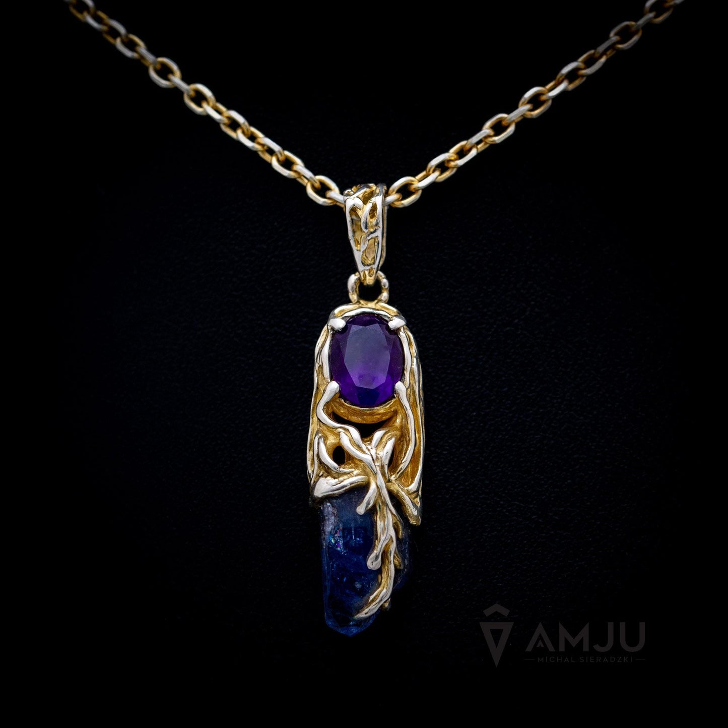 Raw Tanzanite crystal with Amethyste