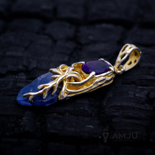 Raw Tanzanite crystal with Amethyste