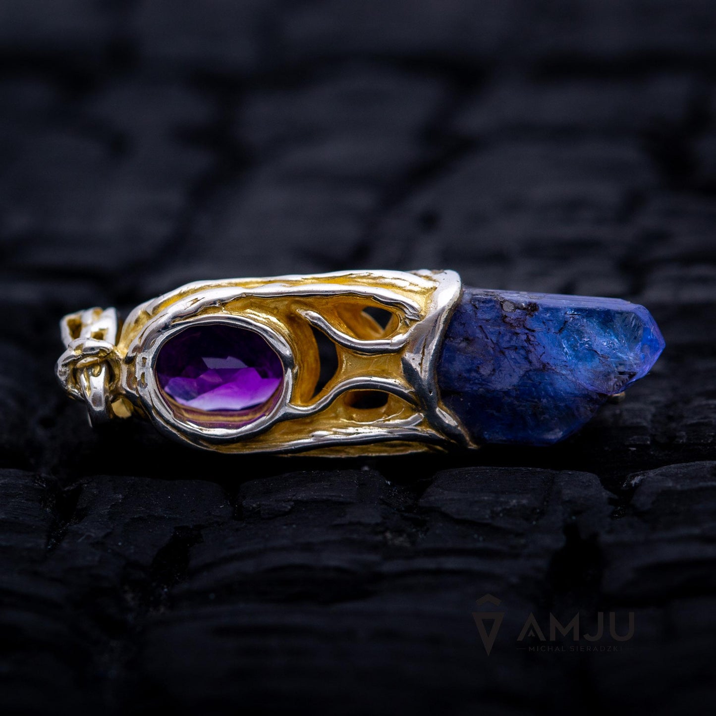 Raw Tanzanite crystal with Amethyste